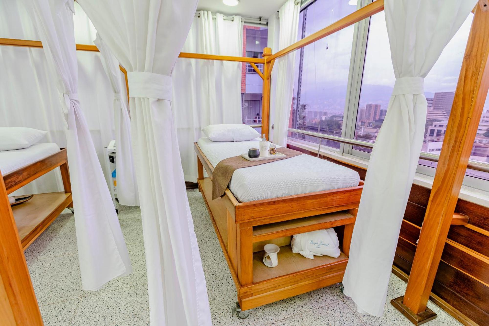 Hotel Du Parc 麦德林 外观 照片