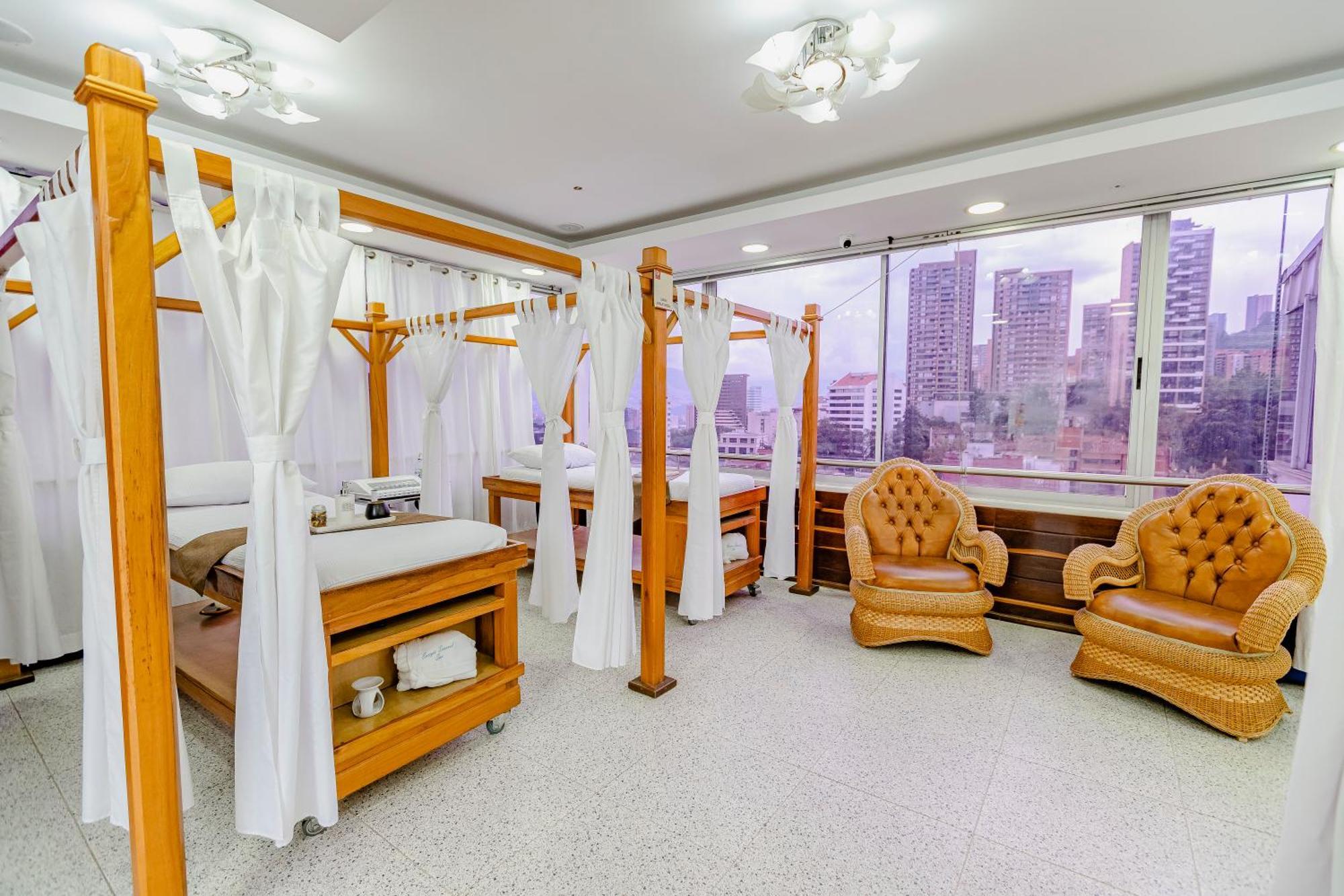 Hotel Du Parc 麦德林 外观 照片